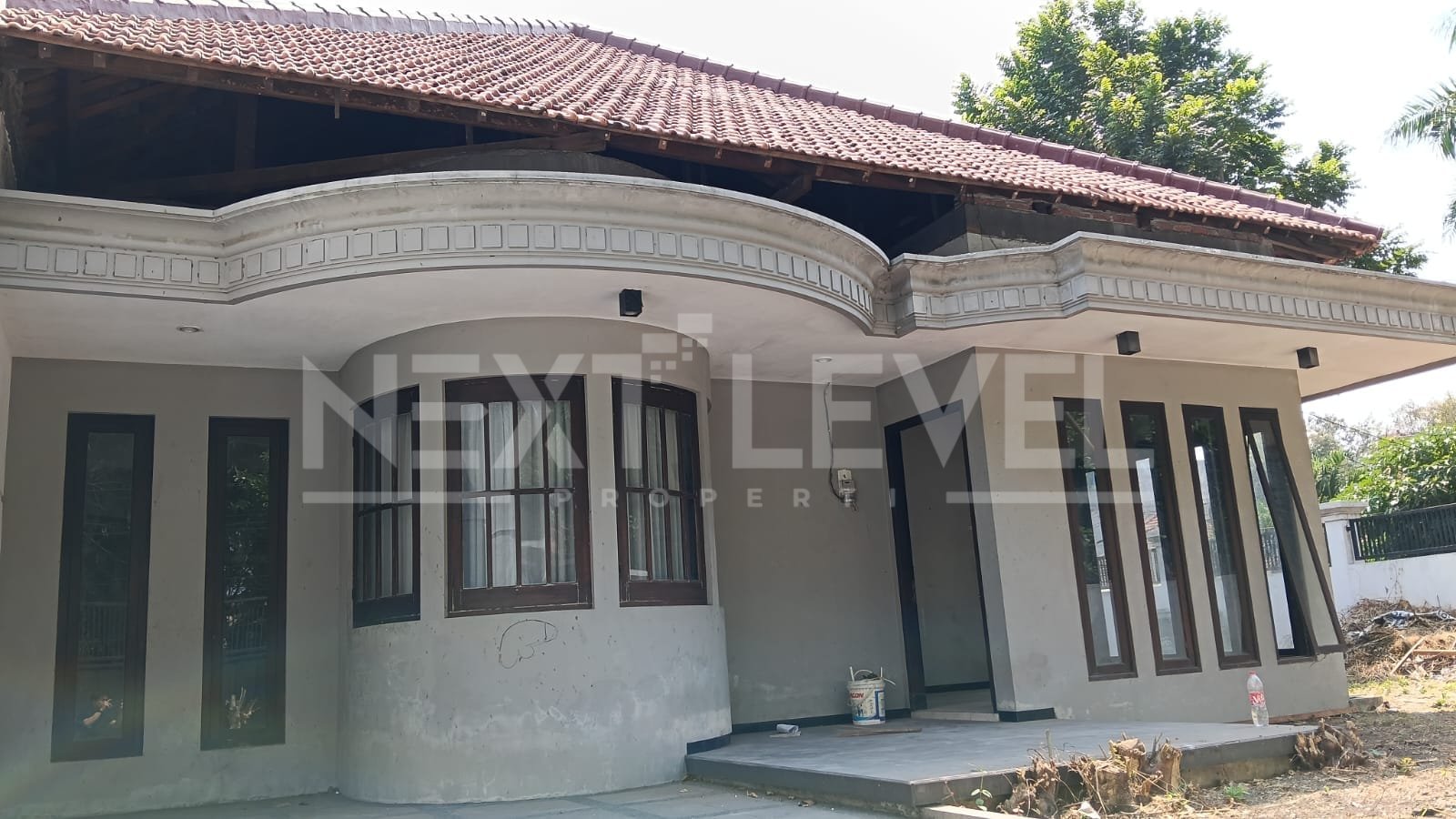 Dijual/Disewakan Rumah di jl. Raya Ambengan Surabaya 