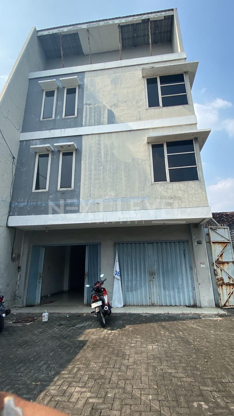 GEDUNG+GUDANG AREA MENGANTI CCK UTK BISNIS