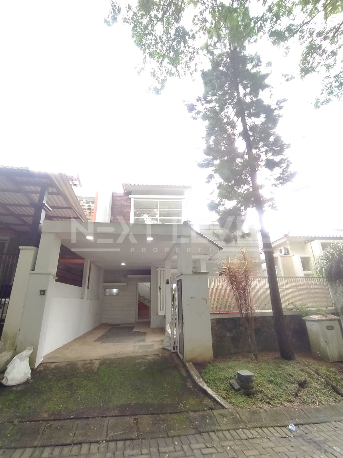 Rumah Terawat Di Villa Puncak Tidar, Ada Kolam Renang. Selangkah Ke Elpico Mall