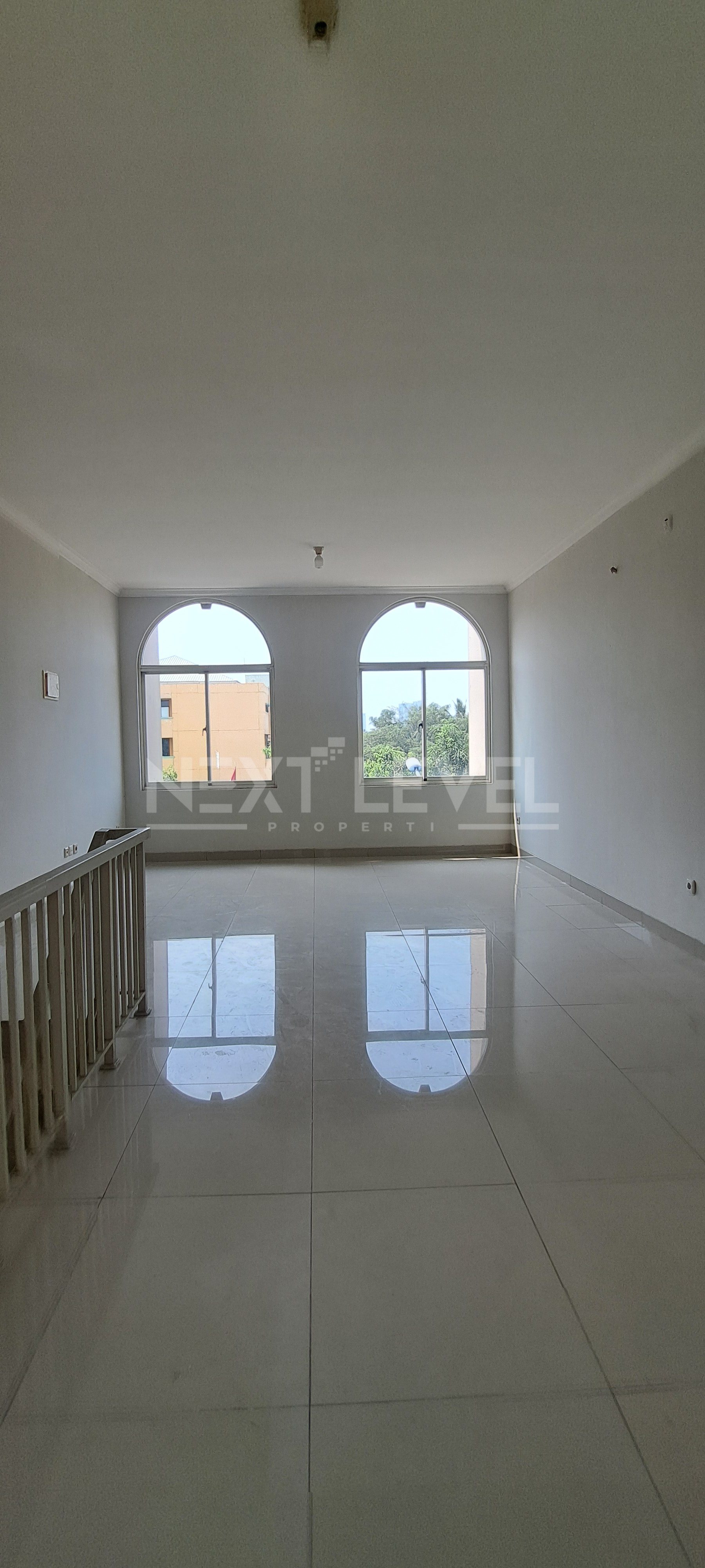 Ruko 3 lantai siap pakai di belakang Mal Grand Galaxy Park Bekasi