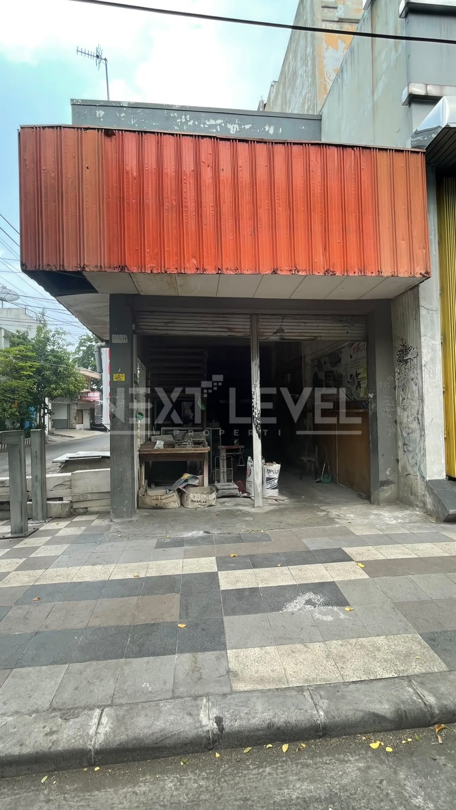 Ruko Kertajaya ex toko bangunan