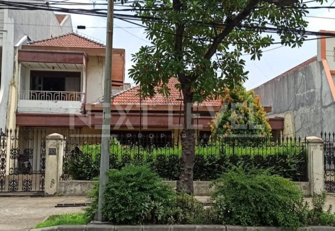 Dijual rumah di raya jemur Andayani Surabaya timur 