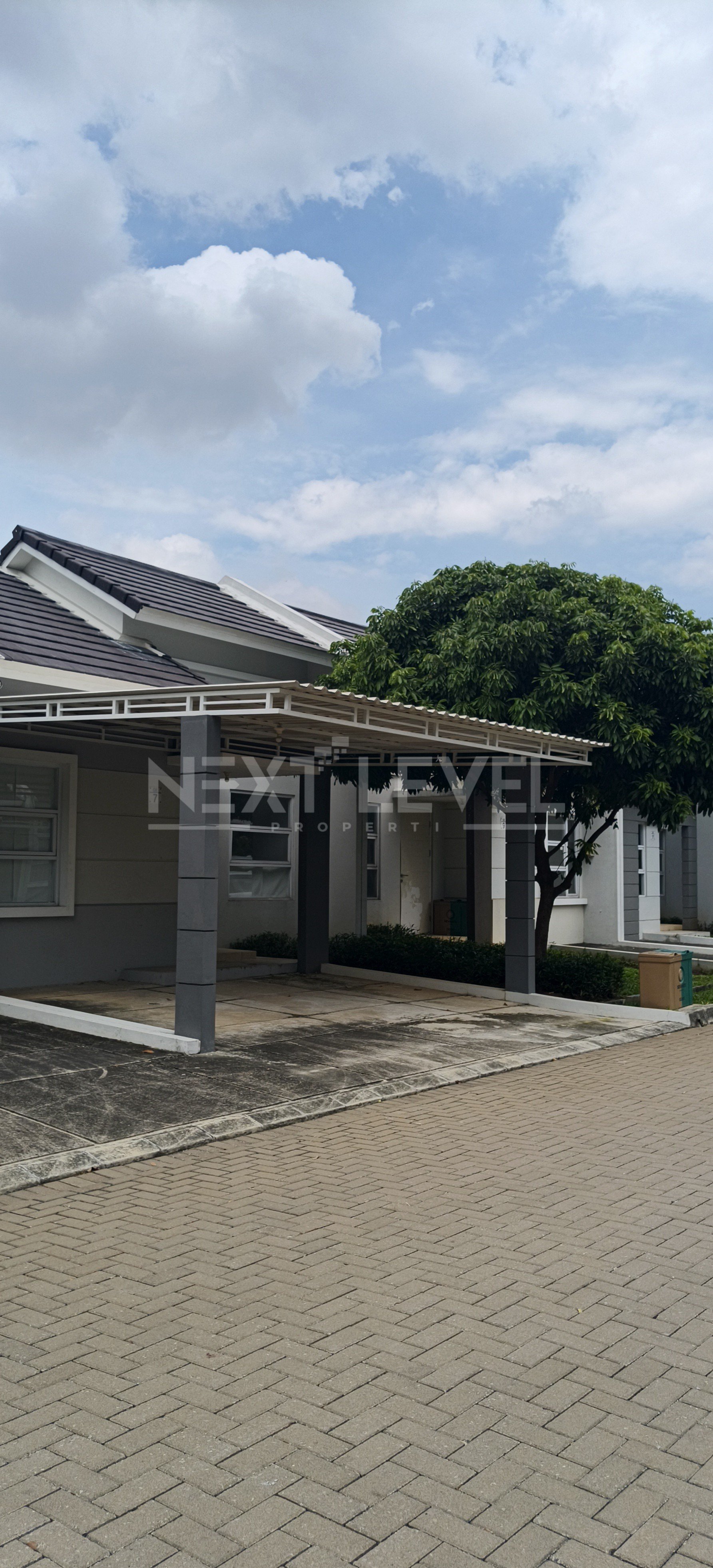 Rumah minimalis siap huni  dan baru di Summarecon Karawang