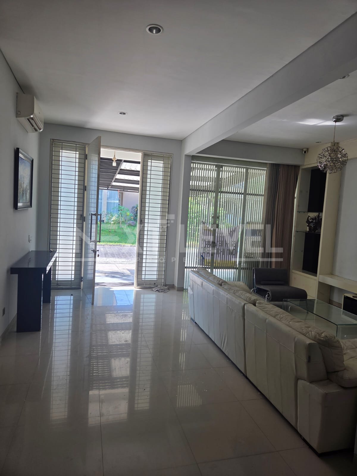 Dijual Rumah Pakuwon Indah The Mansion