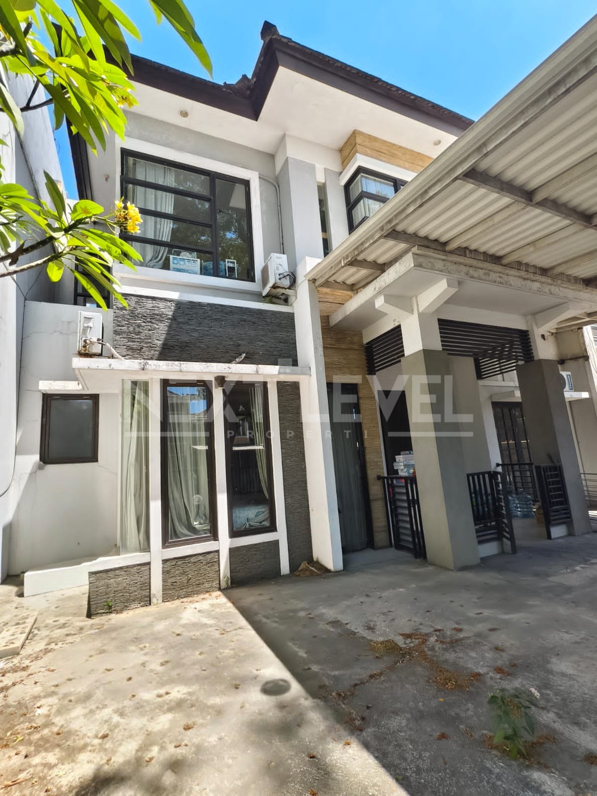 DIJUAL RUMAH ROYAL RESIDENCE CIAMIKKK HARGA MURAH BU JUAL CEPAT