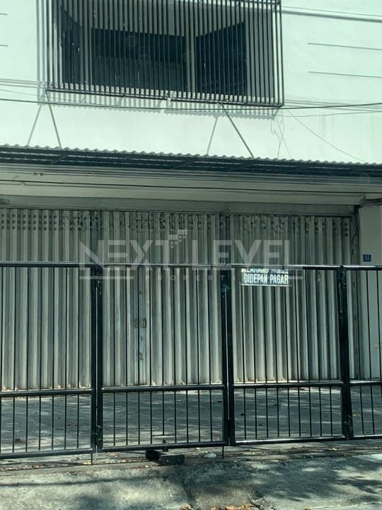 Disewakan space ruko di raya Nginden Surabaya timur 