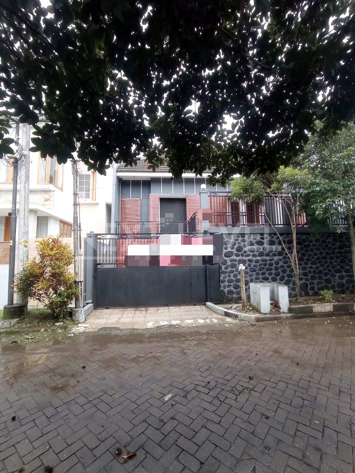Rumah 2 Lantai Di Daerah Buring, Row Jalan Lebar