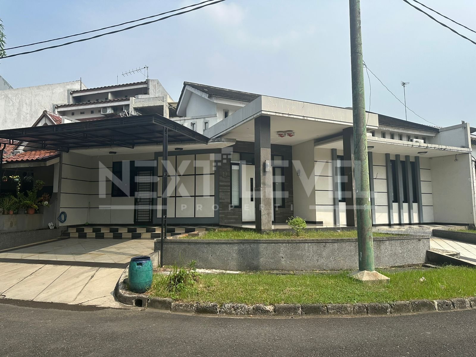 Dijual rumah Bougenville Lippo Cikarang Keadaan tersewa