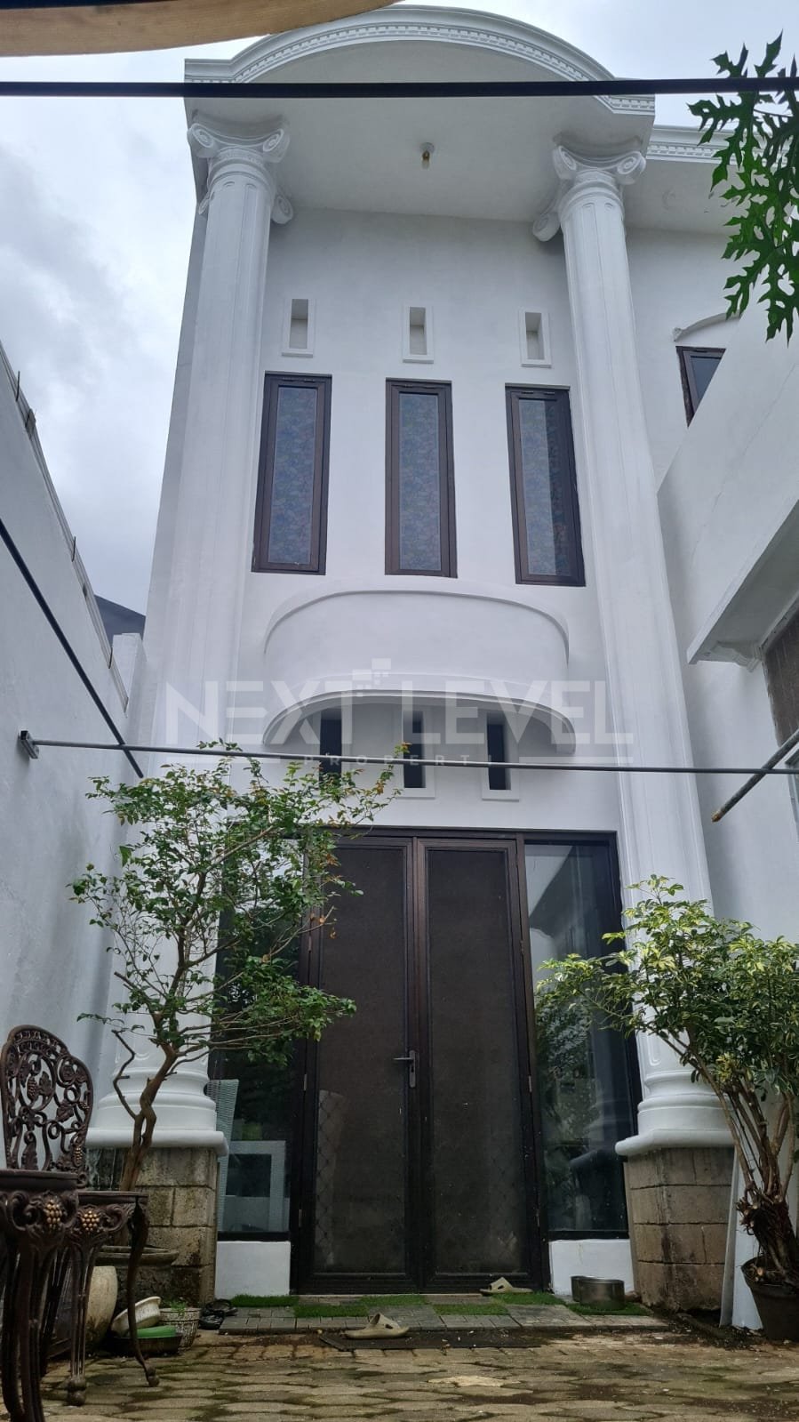 Rumah 2 Lantai Terawat Daerah Buring, Kedungkandang