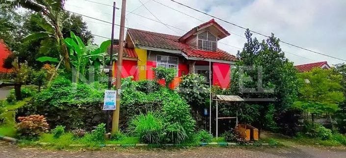 Rumah Dengan Tanah Luas Di Buring, Kedungkandang