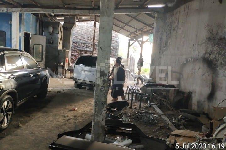 Dijual Tanah & Bangunan Strategis di Jalan Banyurip Surabaya
