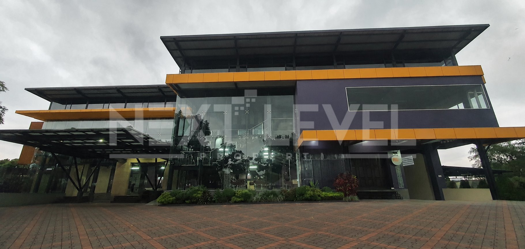 Gedung Komersial Premium SHM | LT 4.754 m² LB 7.591 m² | Ballroom ±800 Orang | Basement & Lift
