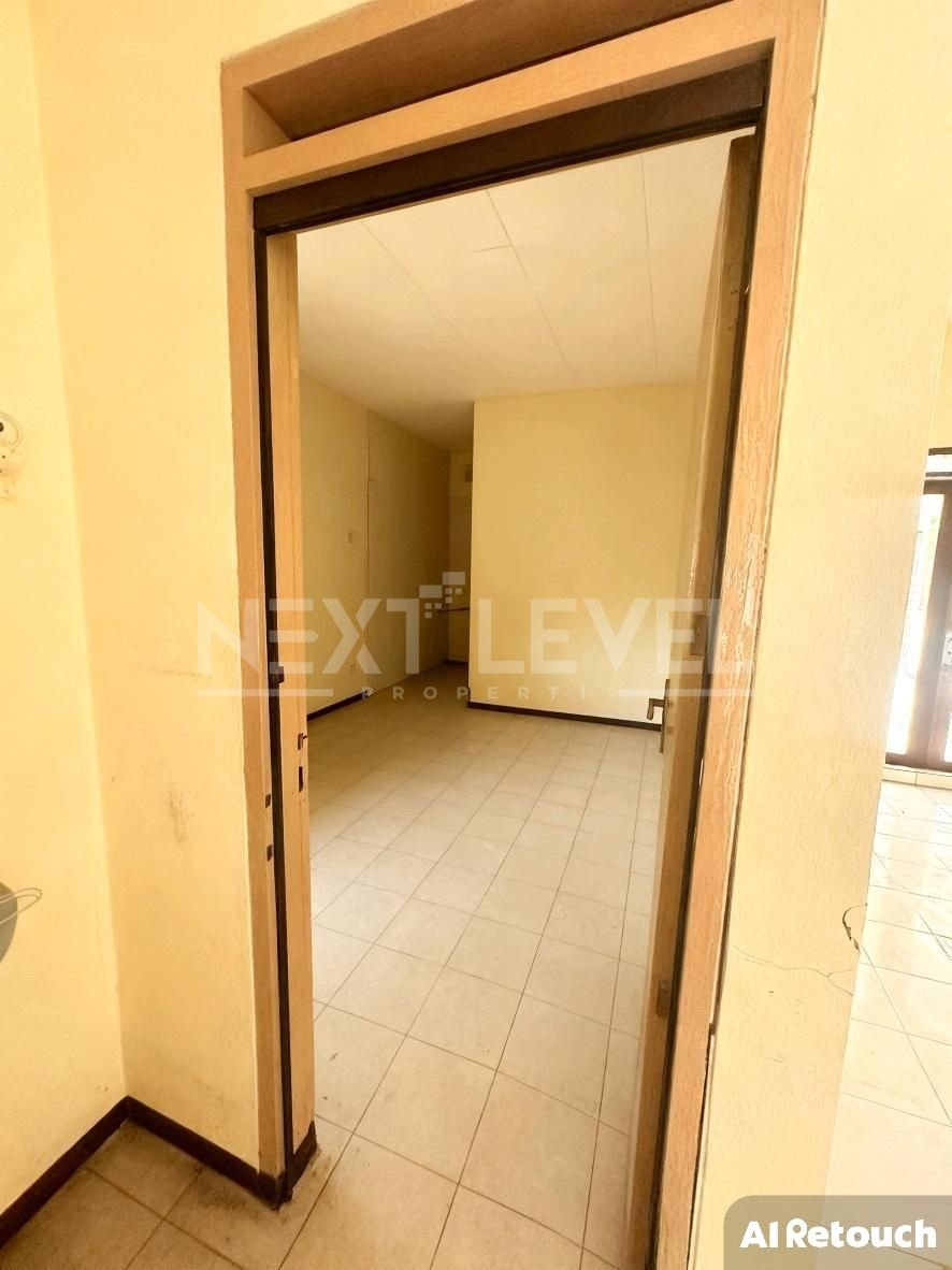 Dijual Rumah Hitung Tanah Darmo Harapan Indah  Strategis Siap Huni