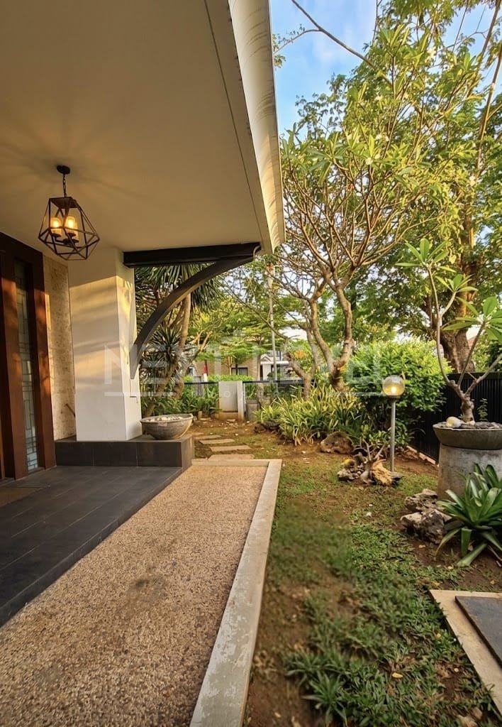 Dijual rumah di Prambanan residence posisi hook Surabaya barat