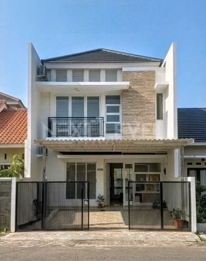 For Sale Rumah Baru Griya Asri, Pakuwon City Dekat Al-Azhar, PCM, Xin Zhong, WM, ITS.