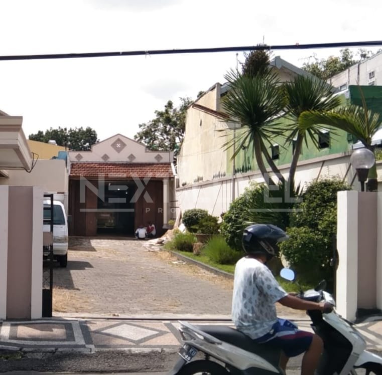 Tempat Usaha Luas Di Batu