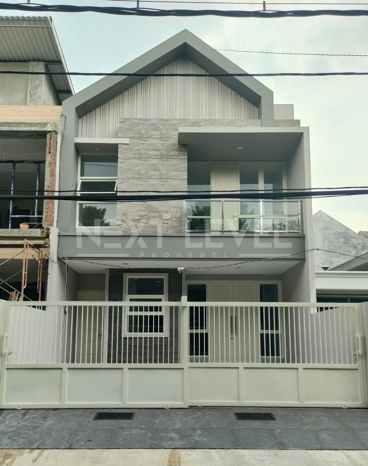 Dijual Rumah Baru Manyar Tirtoyoso Surabaya