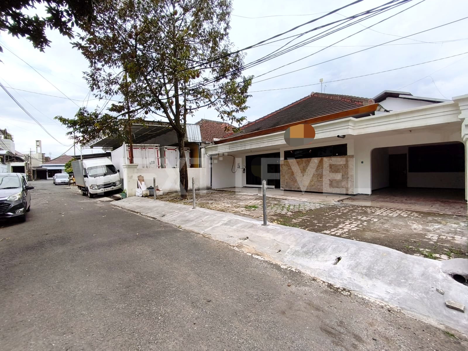 Rumah Luas Daerah Blimbing, Cocok Untuk Kantor/Gudang