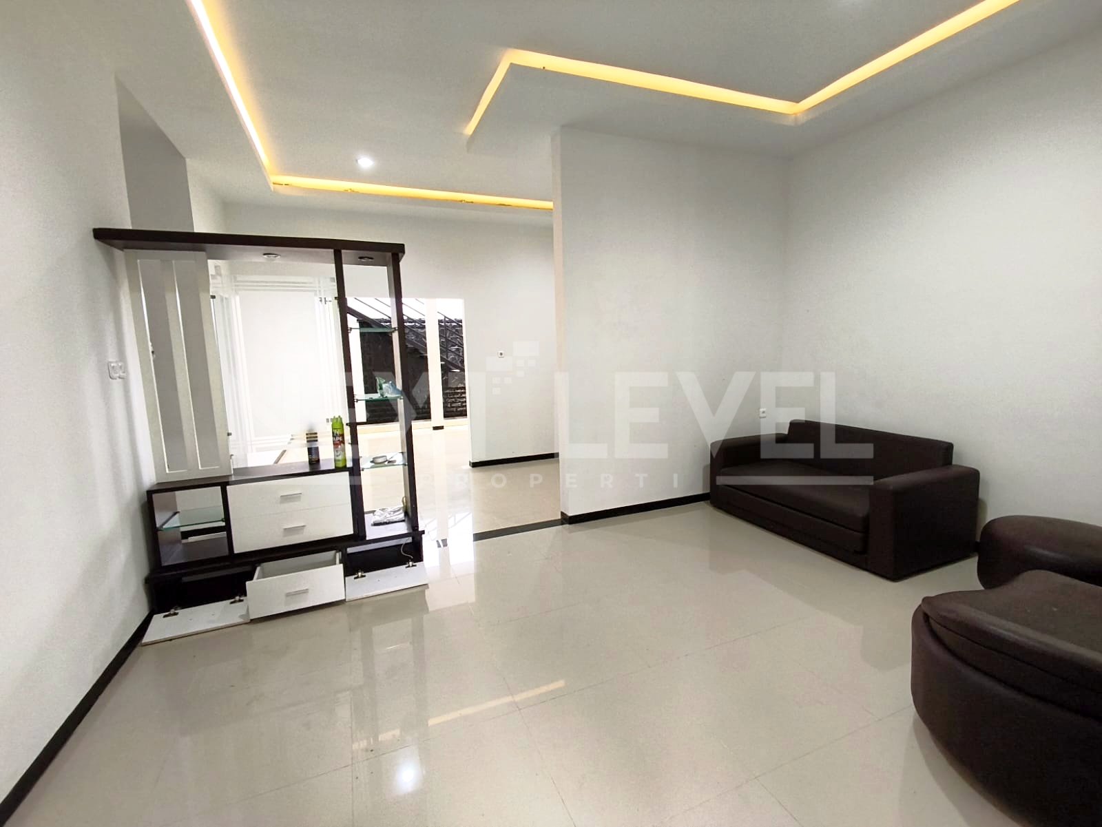 Rumah Semi Furnished Daerah Tidar, Dekat Alfamart