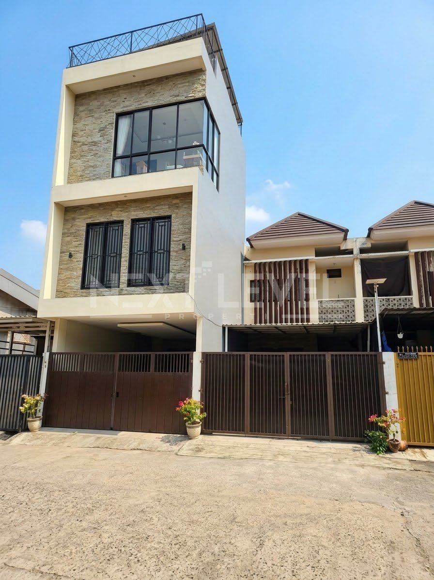 Rumah Seken 3 Lantai Jatiasih Kota Bekasi 
