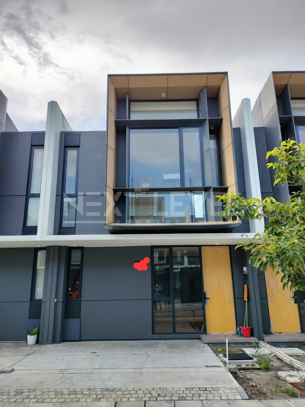 RUMAH BARU GRESS — AMEGA WESTPARC 🔥 COCOK UNTUK HUNIAN MODERN & INVESTASI DI KAWASAN SURABAYA BARAT!