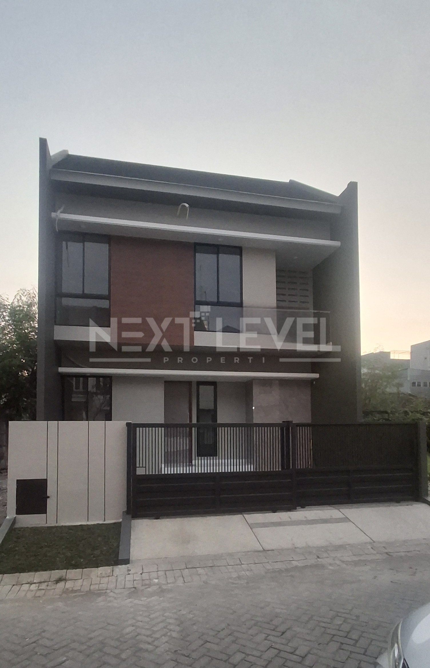 FS: Rumah Baru Florence-Pakuwon City, dekat PCM, Xin Zhong, WM, Selangkah ke Al-Azhar
