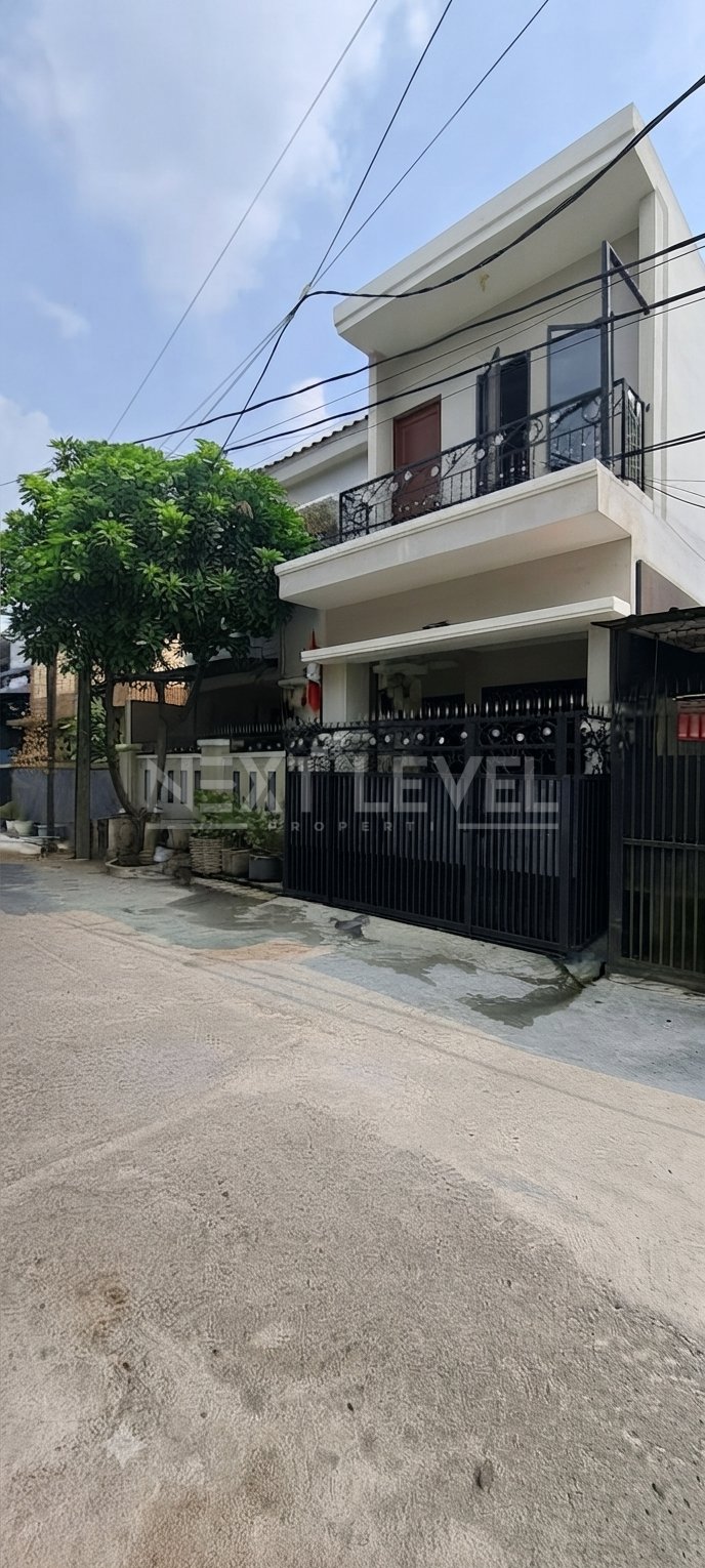 Rumah keluarga besar siap huni di cluster Taman Gigi Grand Galaxy City