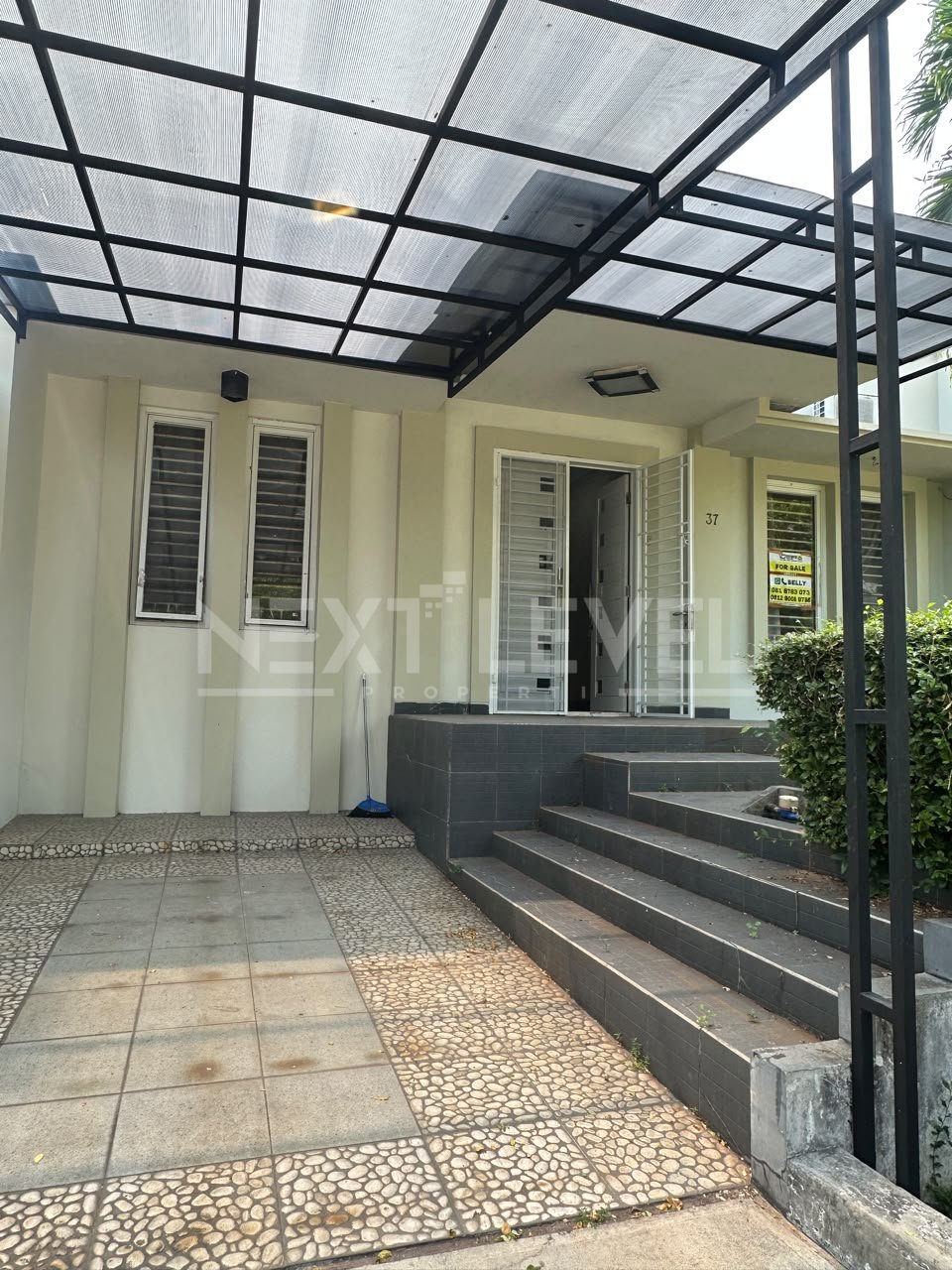 Dijual murah rumah simpruk lippo cikarang