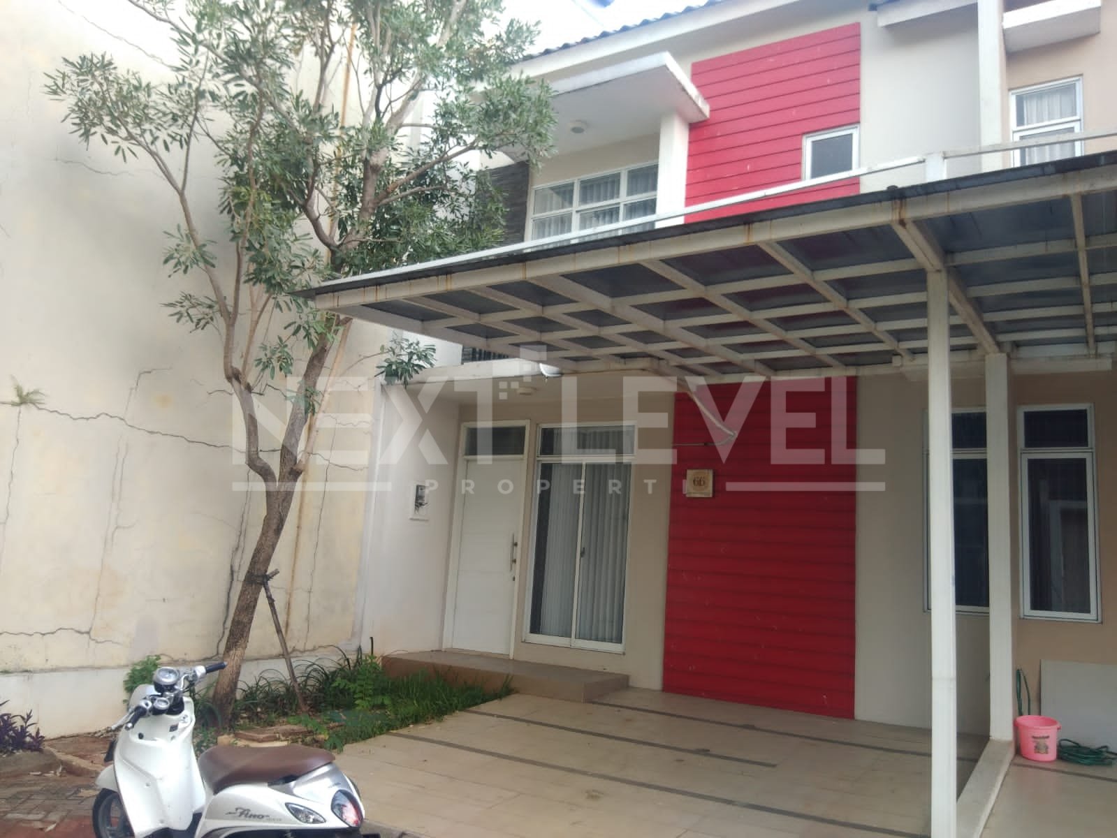 Rumah modern minimalis 2 lantai di Grand Galaxy