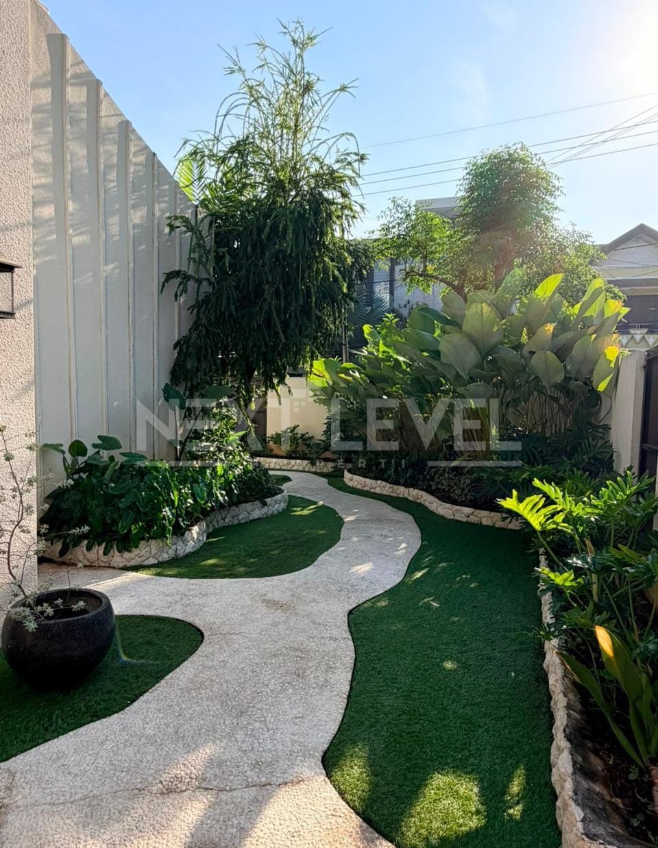 DIJUAL RUMAH MURAH & SIAP HUNI DI DARMO PERMAI SELATAN