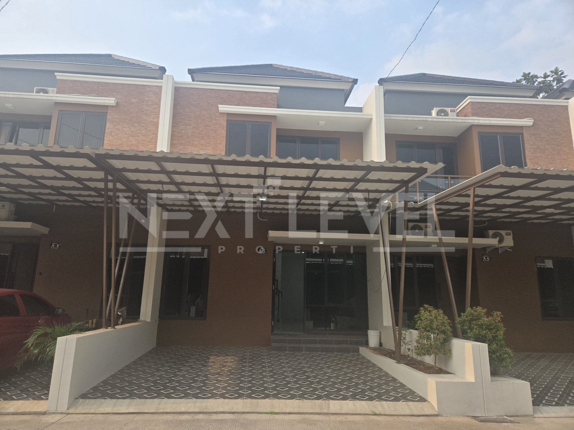 2 Lantai Ready stock dekat Kota Wisata Cibubur