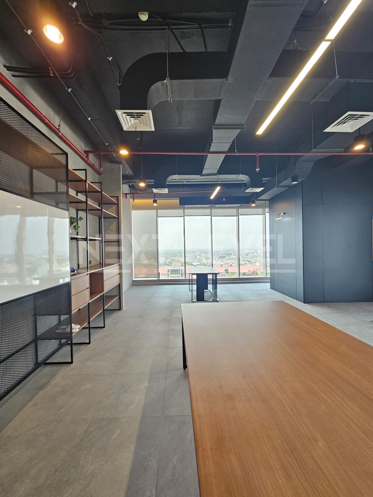DISEWAKAN Goldcoast office uk 104sqm Interior elegant Semi furnished