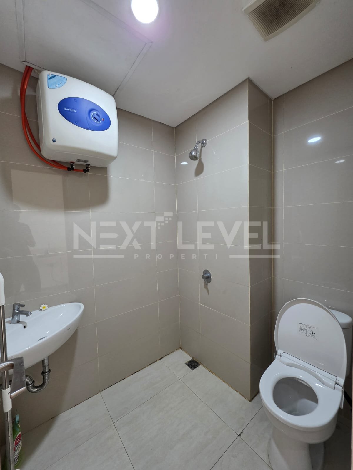 Apartemen B-Residence BSD Tower Rose Studio Kosong