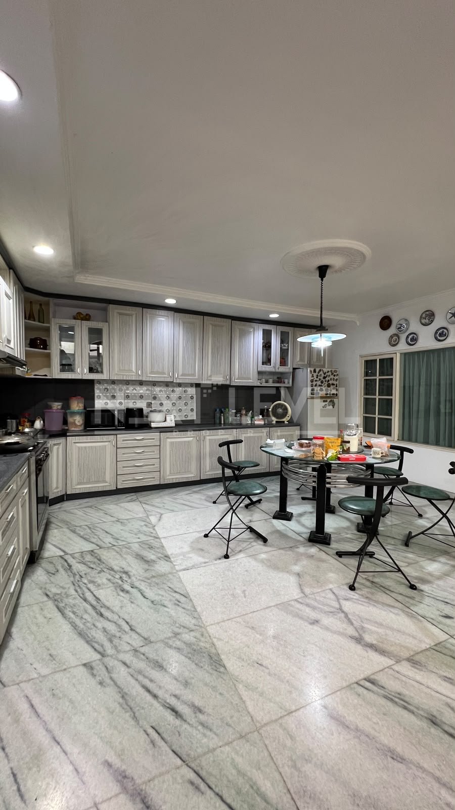 DIJUAL RUMAH MUARA KARANG deretan McDonald Luas Tanah 12x25