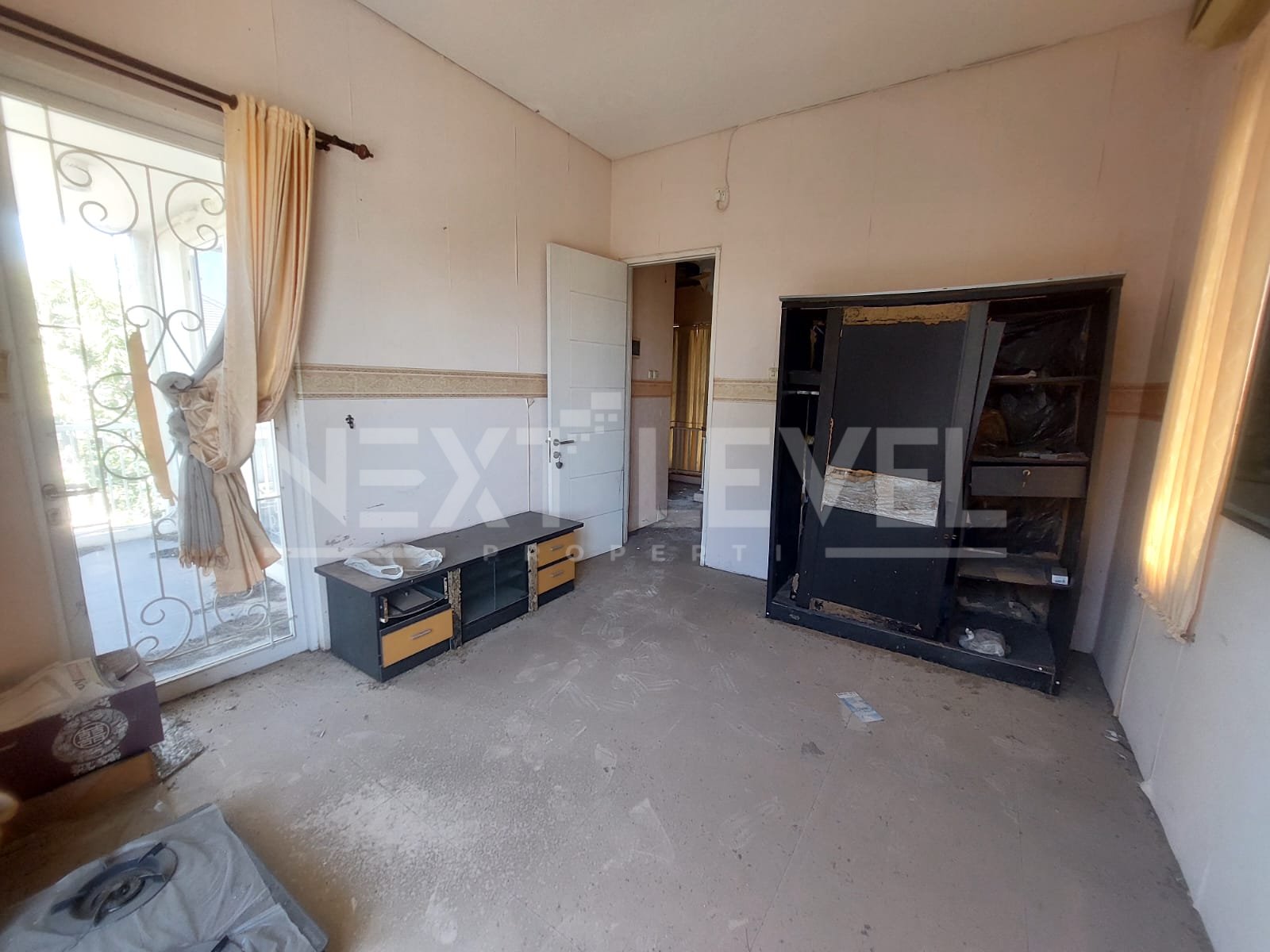 Dijual Cepat Rumah hitung Tanah di Royal Residence Wiyung Surabaya barat 