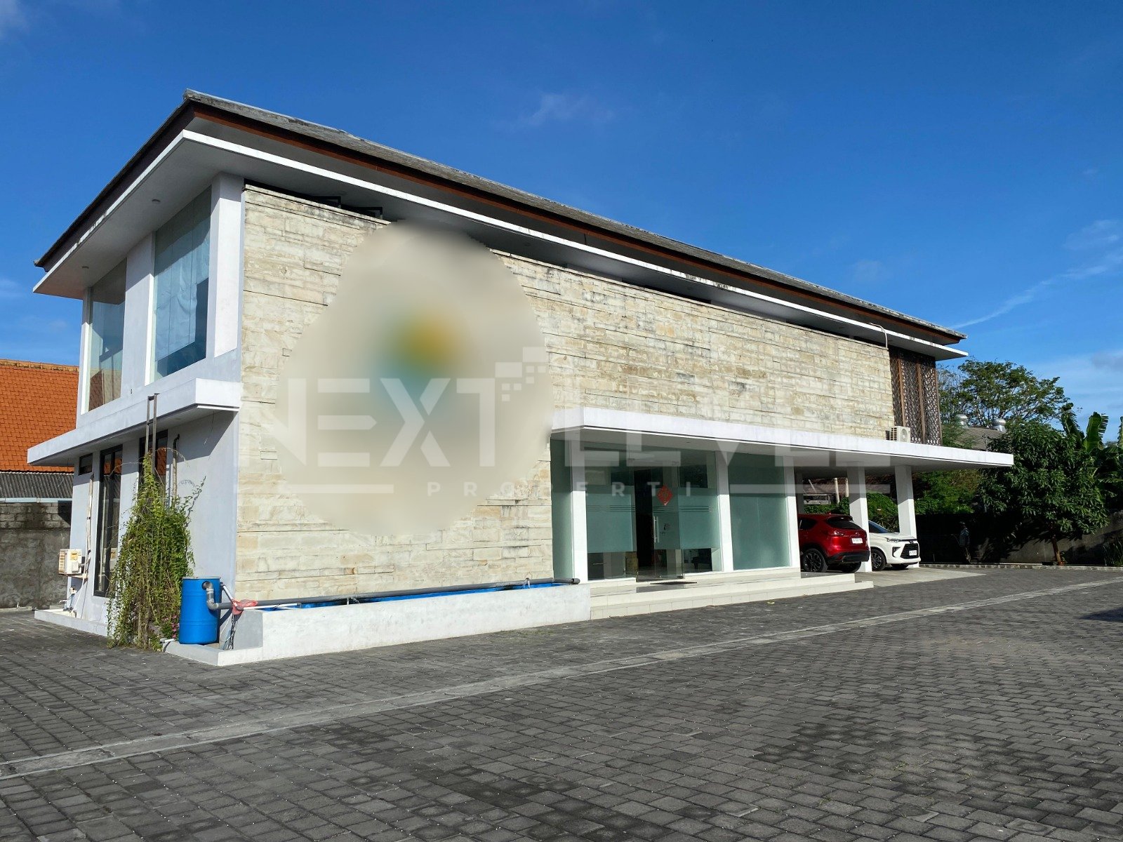 Commercial building for leasehold 