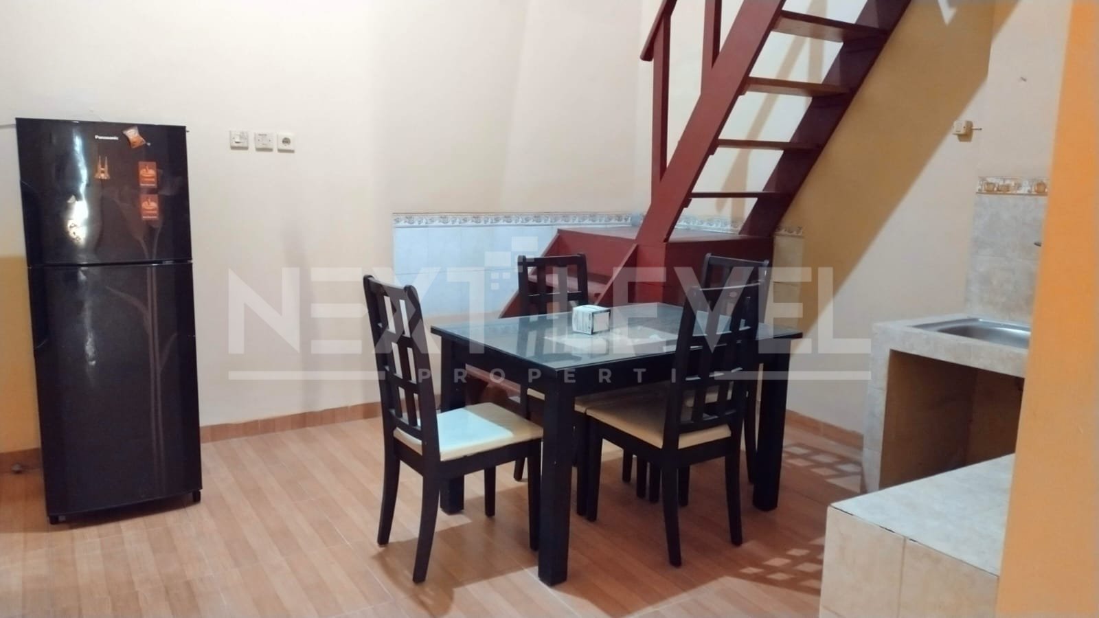 Disewakan Rumah Full Furnish Di Kutisari Indah Surabaya timur 