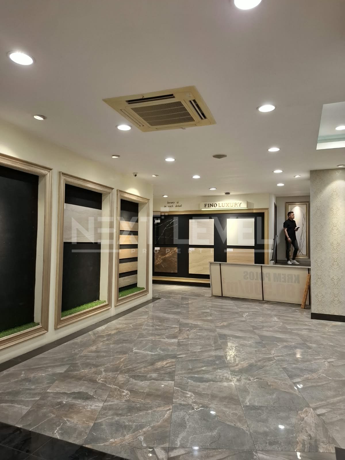 DI JUAL GEDUNG MEWAH 4 LANTAI PUSAT KOTA