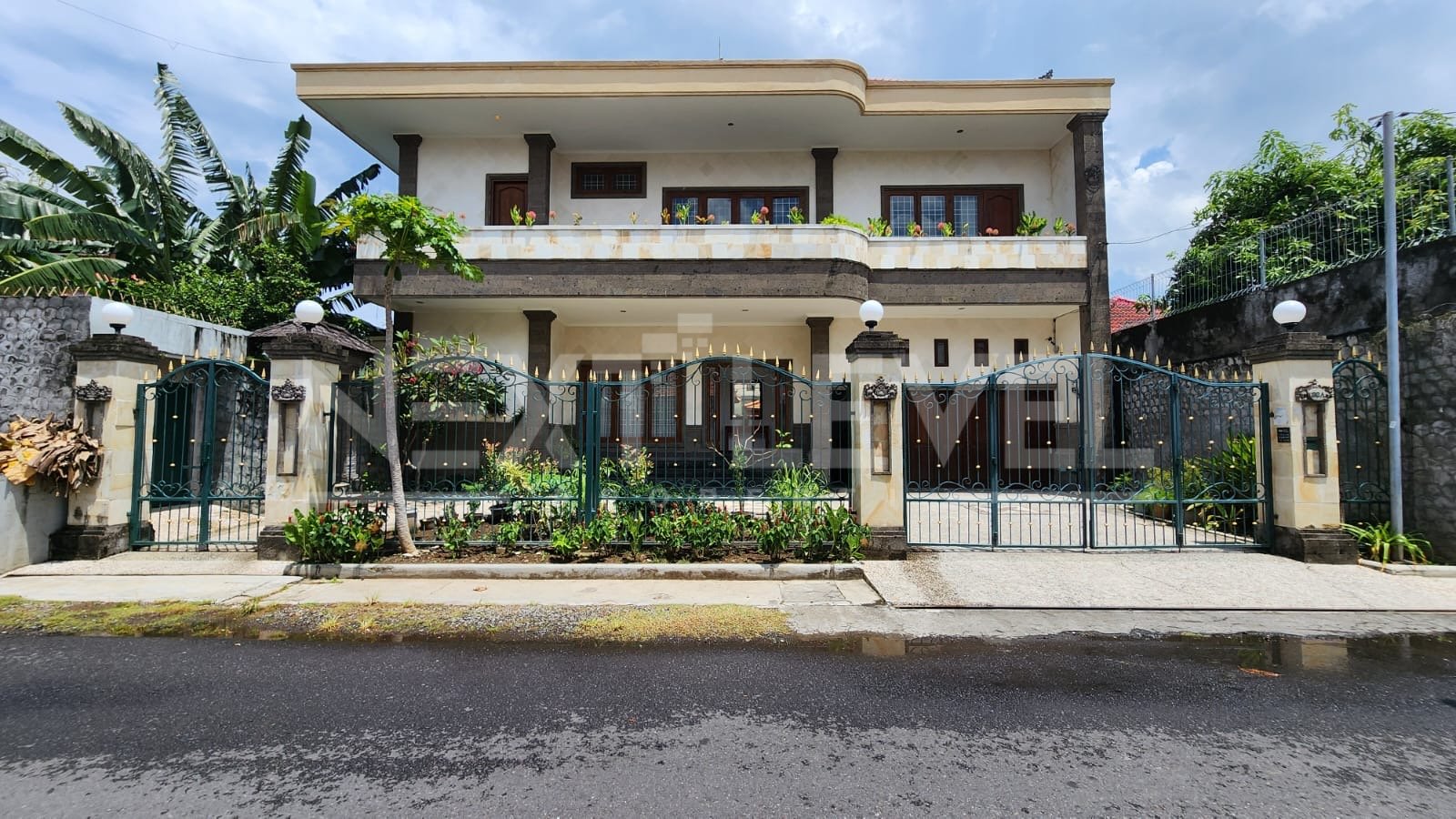 FORSALE RUMAH MEWAH CENTER RENON DENPASAR