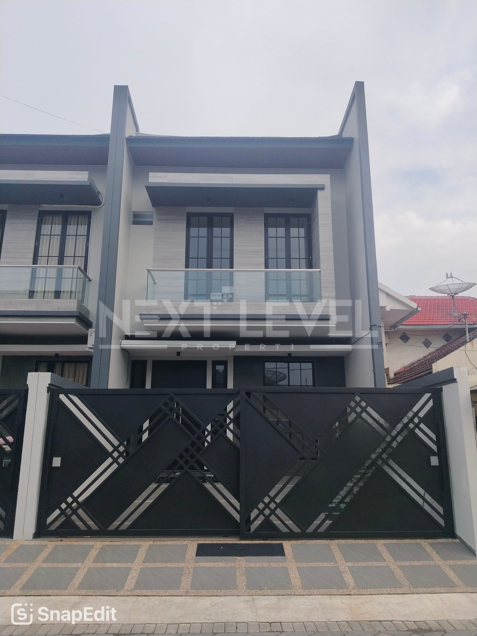 Rumah Baru Surabaya Timur Lingkungan Elite