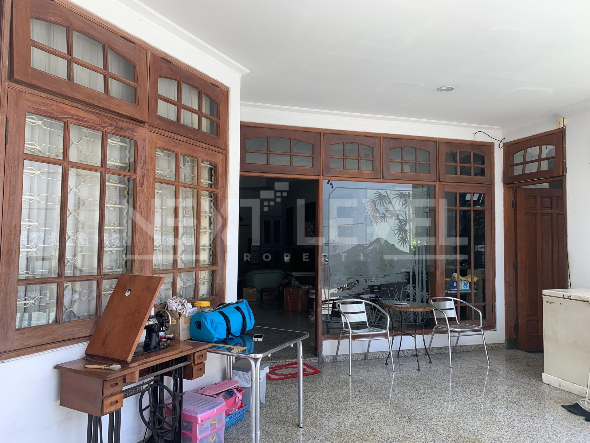 Rumah luxury di daerah dharmahusada indah dekat GM