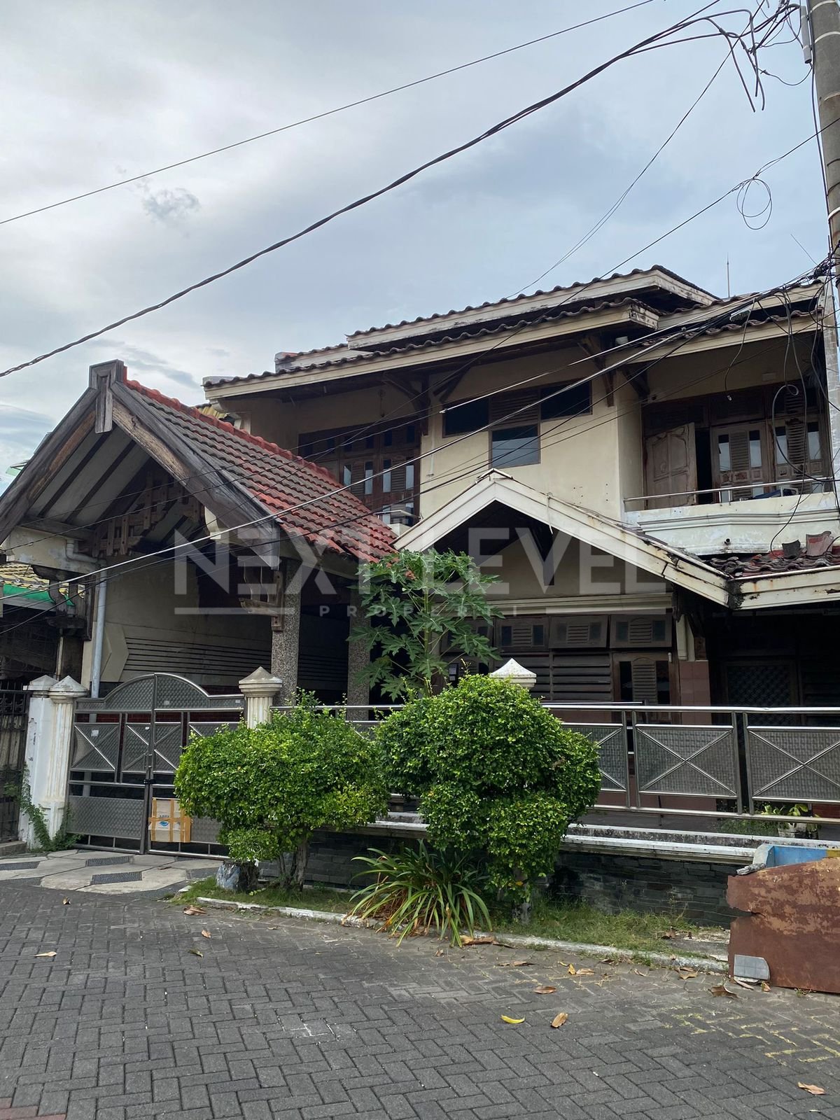 Dijual rumah lelang di Manyar Surabaya timur 