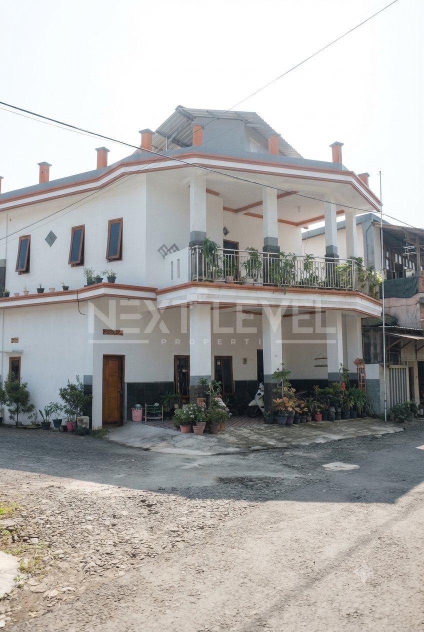 Rumah cantik 3 lantai siap huni di Permata Purwomatani Sleman