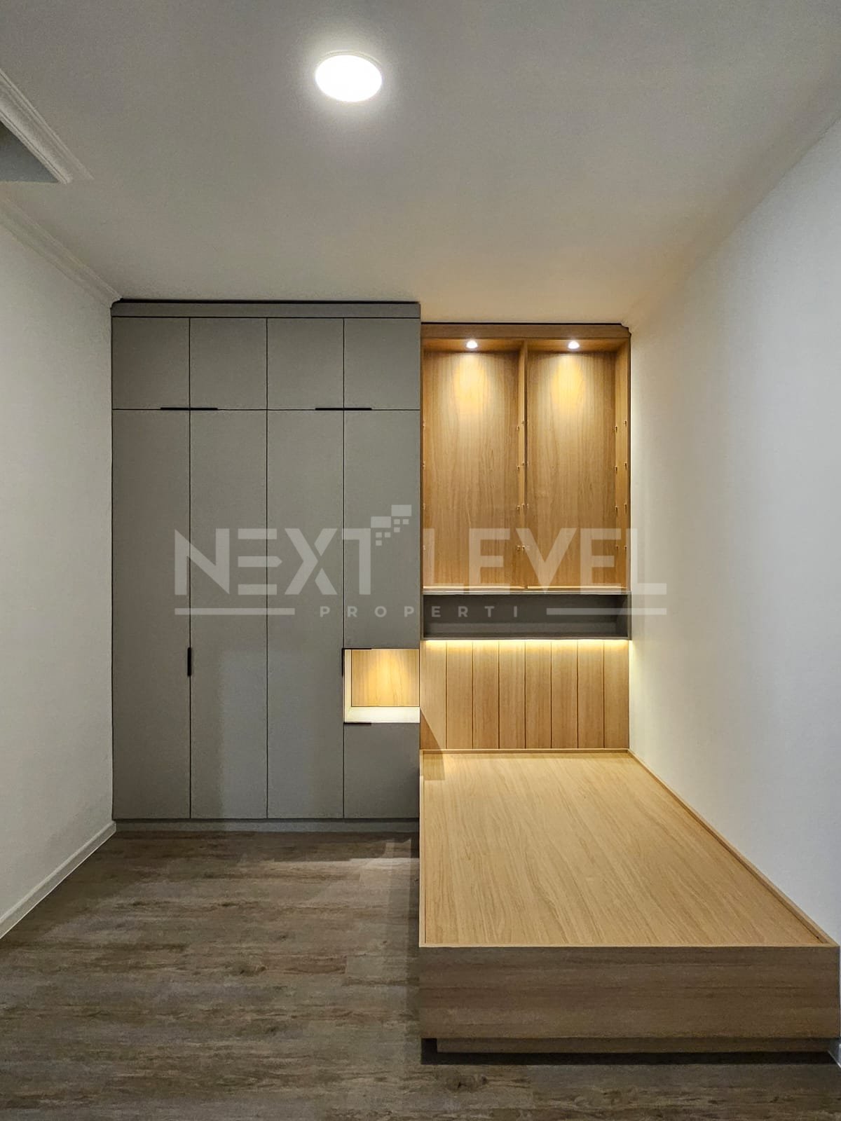 DIJUAL Rumah 3 lantai di Cluster Thames Jakarta Garden City 