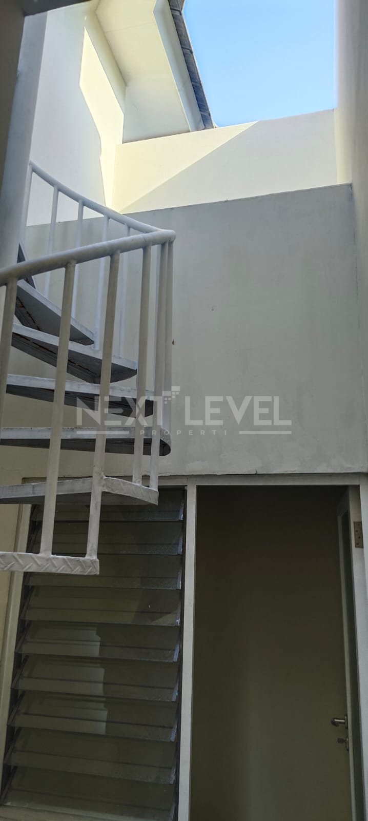Dijual Rumah di Royal Residence Cluster Harewood surabaya barat