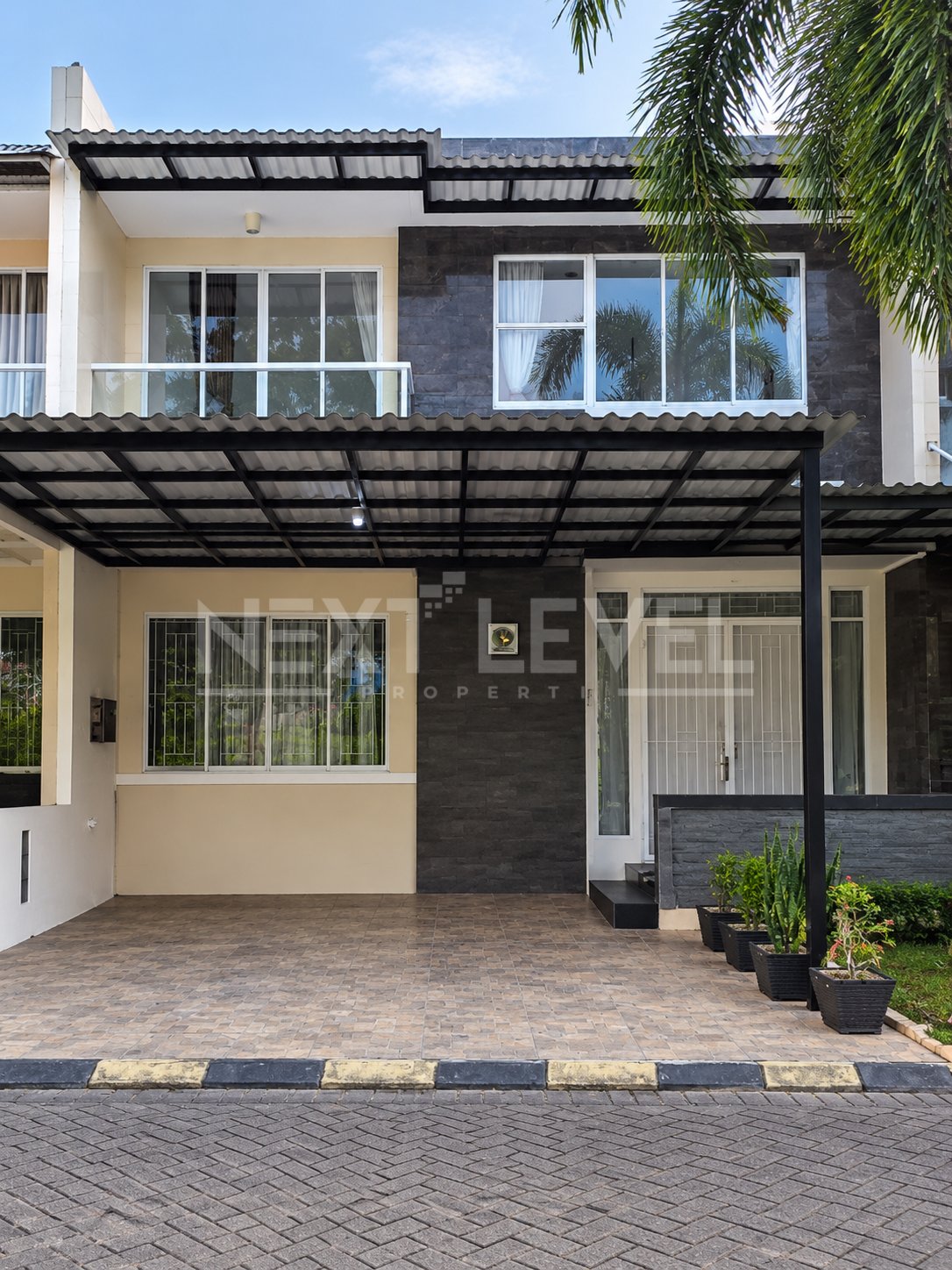 Disewakan rumah cantik 2 lantai 5 kamar tidur di Tropical Garden Grand Galaxy City