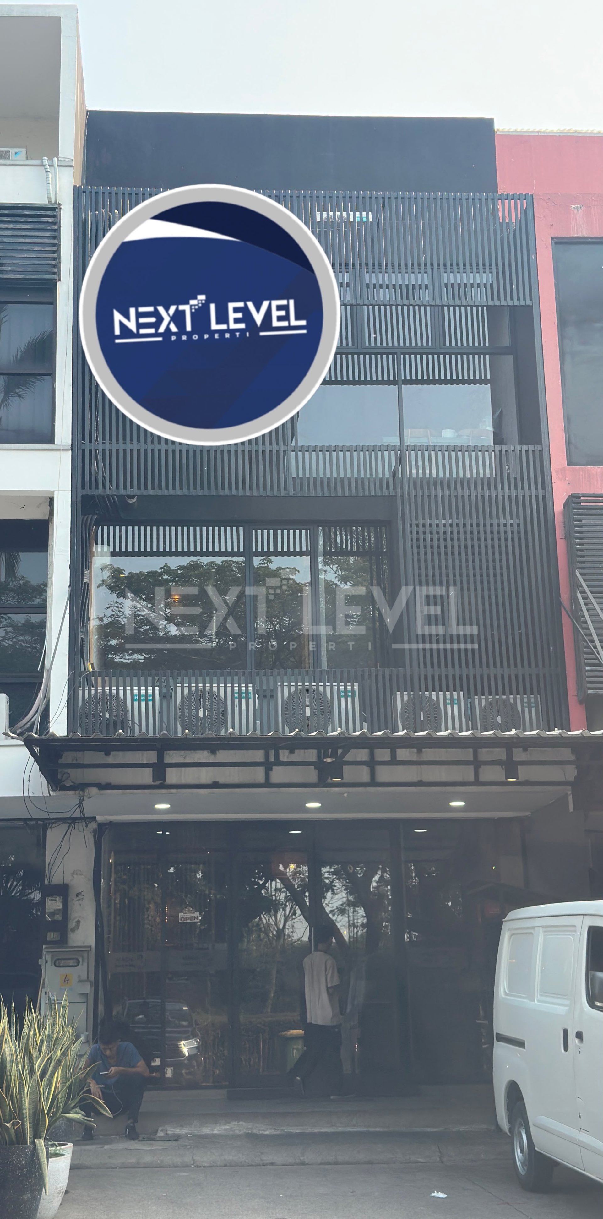 Dijual Ruko Restaurant Beserta Isinya