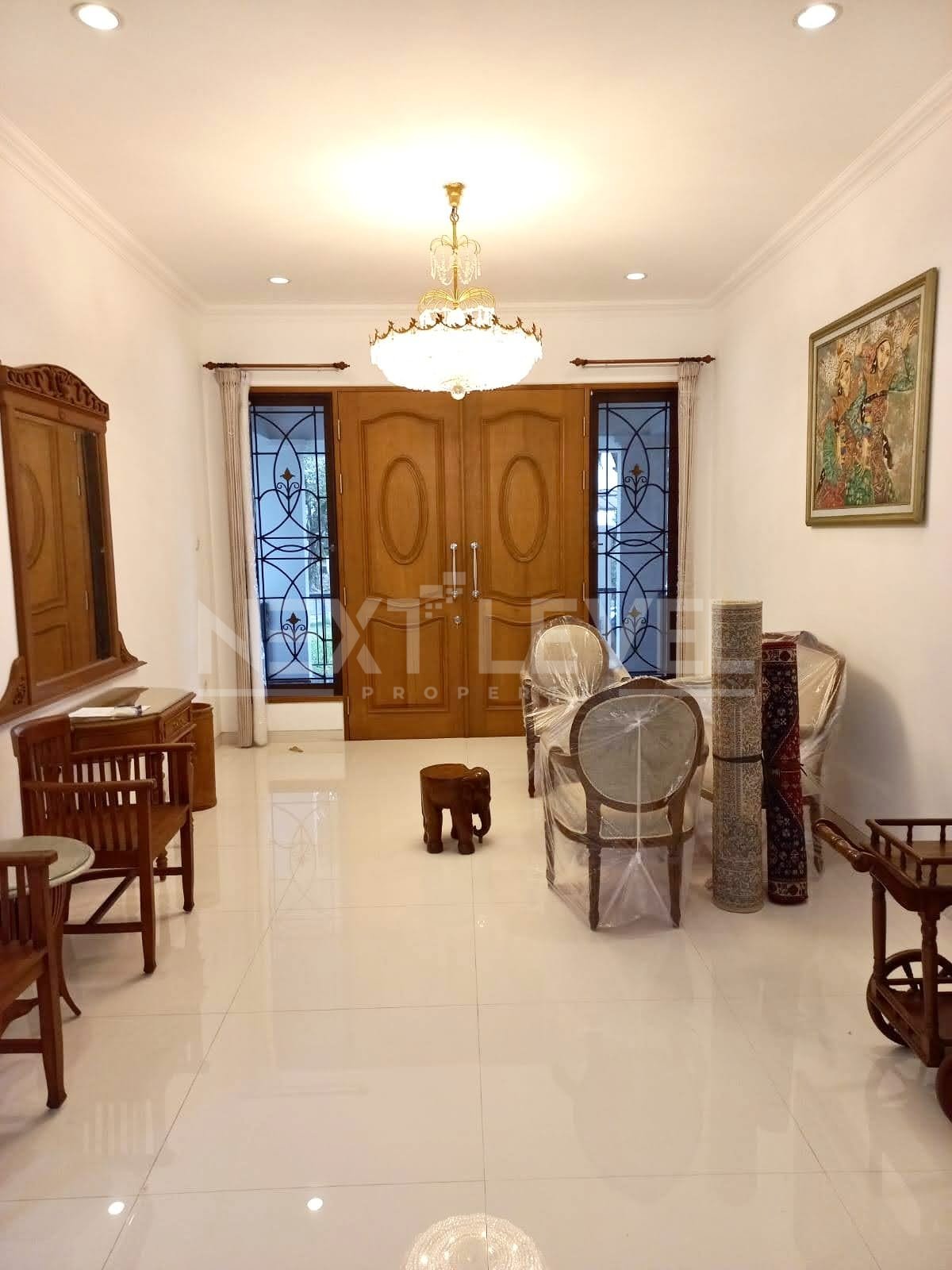 Disewakan Rumah Di Pakuwon Indah Surabaya Barat Full Furnish 