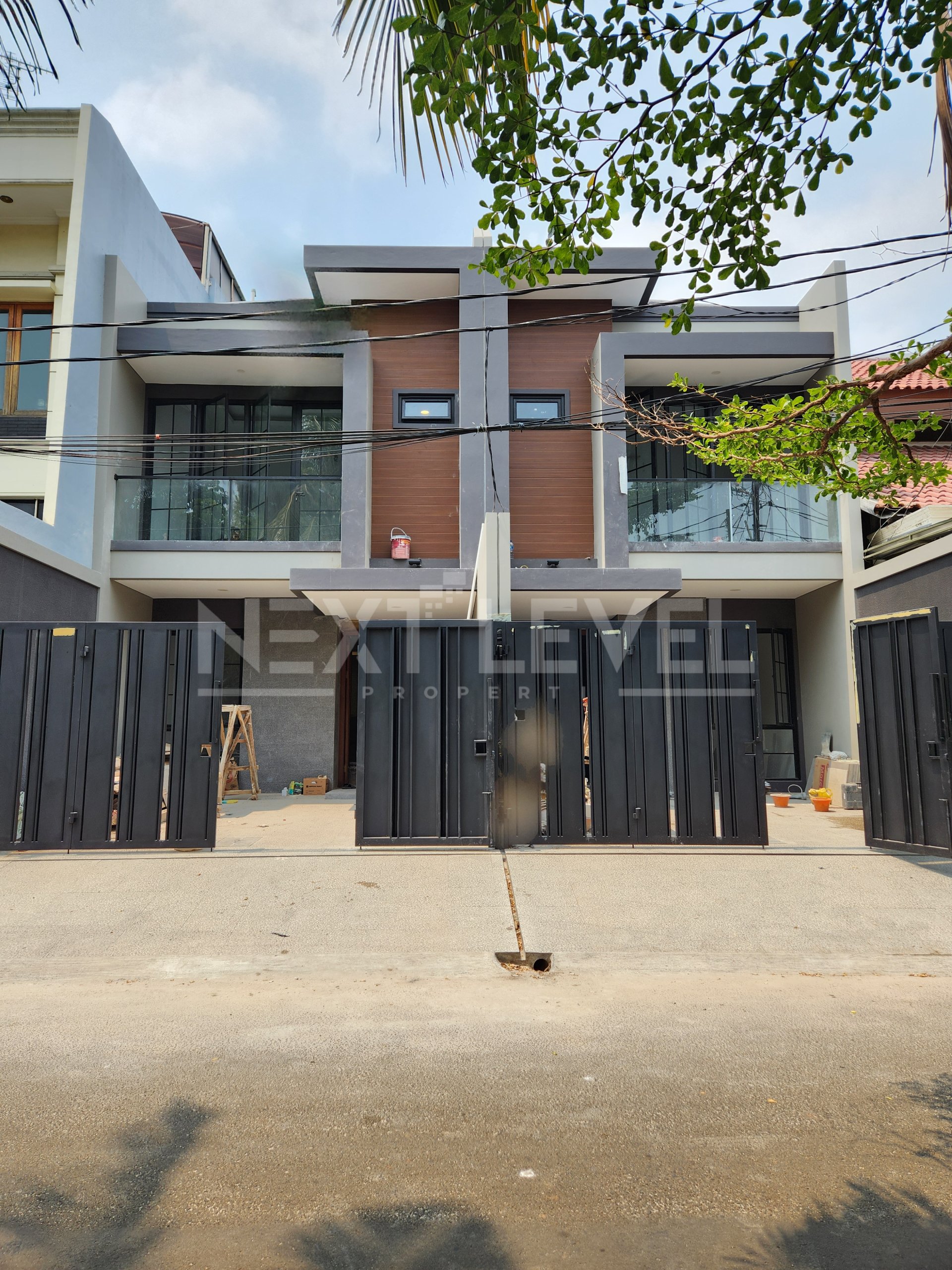 Rumah Puri Indah Jakarta Barat Brand New