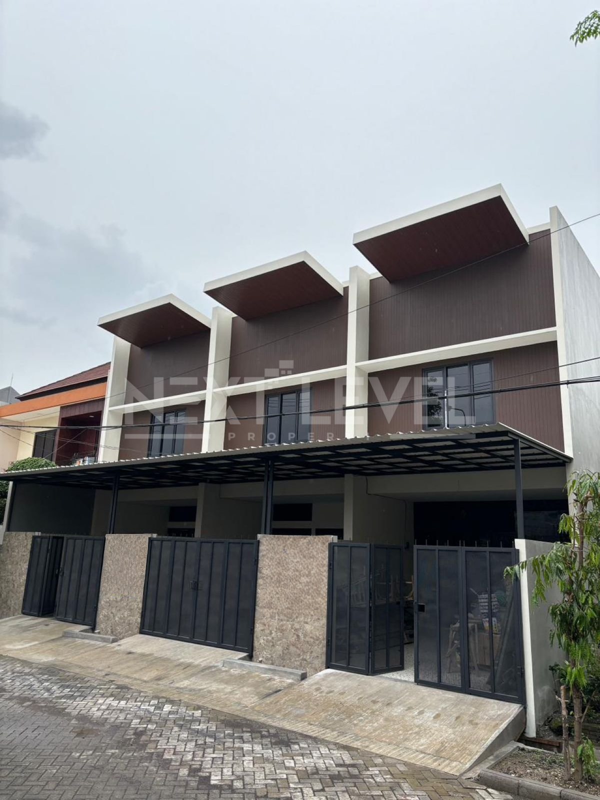 JUAL rumah baru di Tenggilis Surabaya